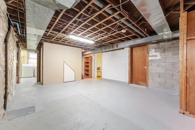 1332 Fisher Avenue, Burlington - photo 29