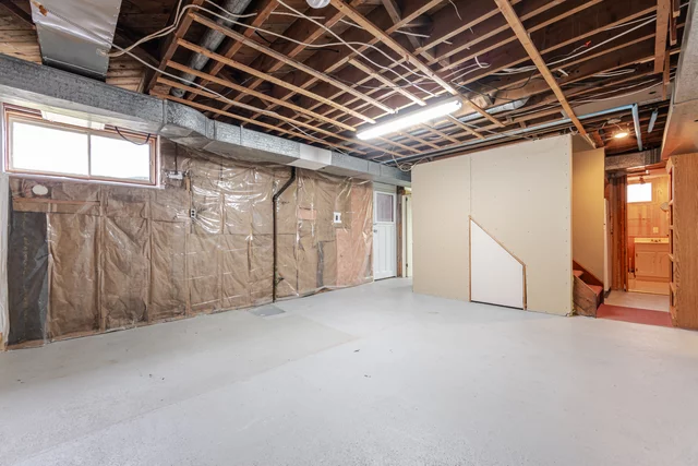 1332 Fisher Avenue, Burlington - photo 30