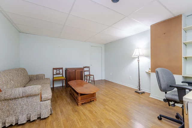 1332 Fisher Avenue, Burlington - photo 31