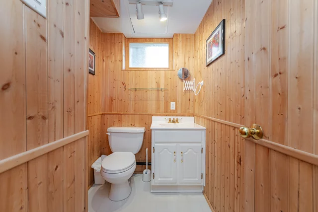 1332 Fisher Avenue, Burlington - photo 35