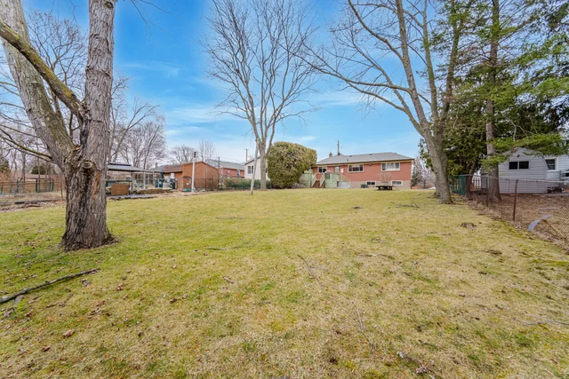 1332 Fisher Avenue, Burlington - photo 43