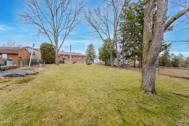 1332 Fisher Avenue, Burlington - photo 44