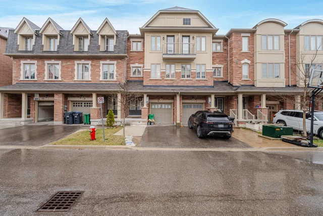 9 Hobart Gardens, Brampton - photo 2