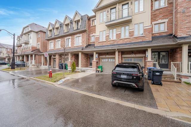 9 Hobart Gardens, Brampton - photo 3
