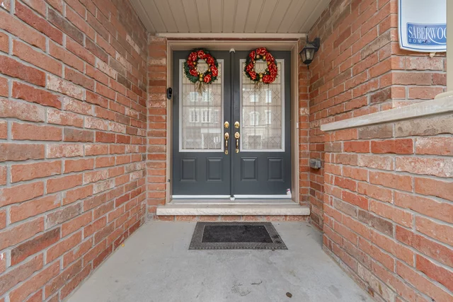 9 Hobart Gardens, Brampton - photo 4