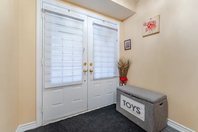 9 Hobart Gardens, Brampton - photo 5