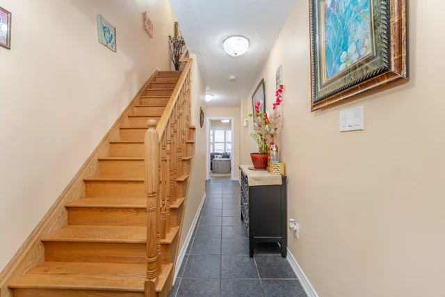 9 Hobart Gardens, Brampton - photo 6