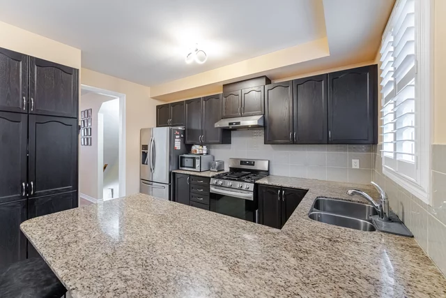 9 Hobart Gardens, Brampton - photo 11