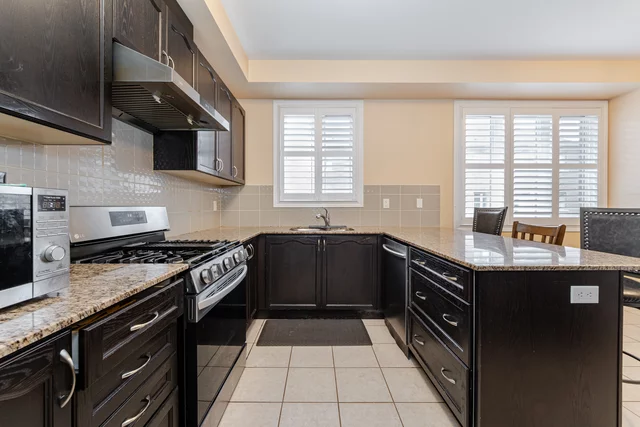 9 Hobart Gardens, Brampton - photo 13