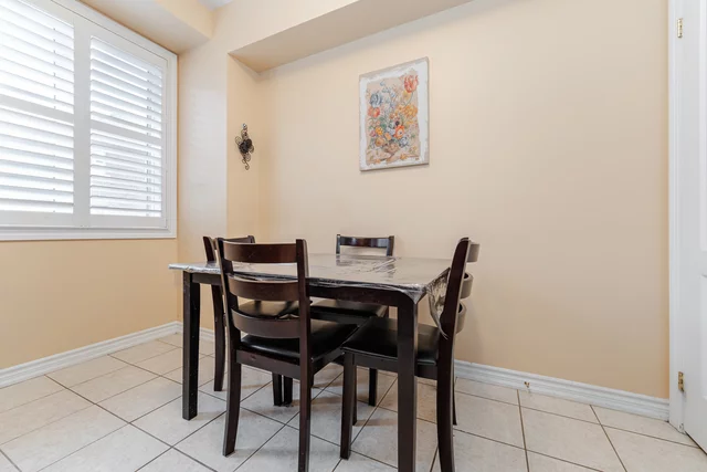9 Hobart Gardens, Brampton - photo 16