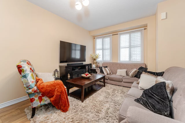 9 Hobart Gardens, Brampton - photo 21