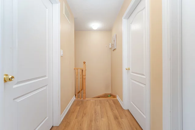 9 Hobart Gardens, Brampton - photo 25