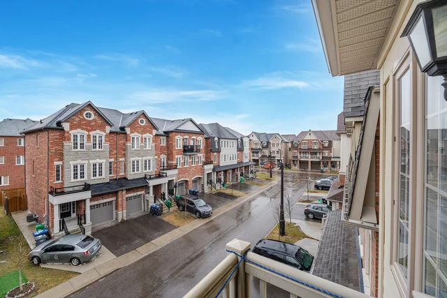 9 Hobart Gardens, Brampton - photo 27