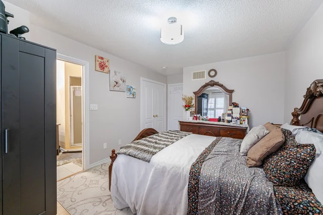 9 Hobart Gardens, Brampton - photo 29