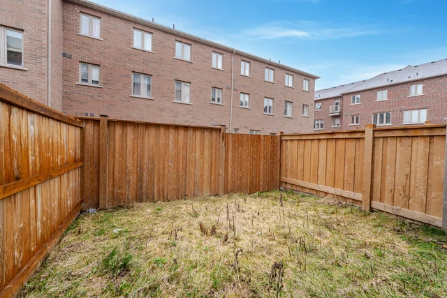 9 Hobart Gardens, Brampton - photo 38