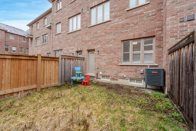 9 Hobart Gardens, Brampton - photo 39