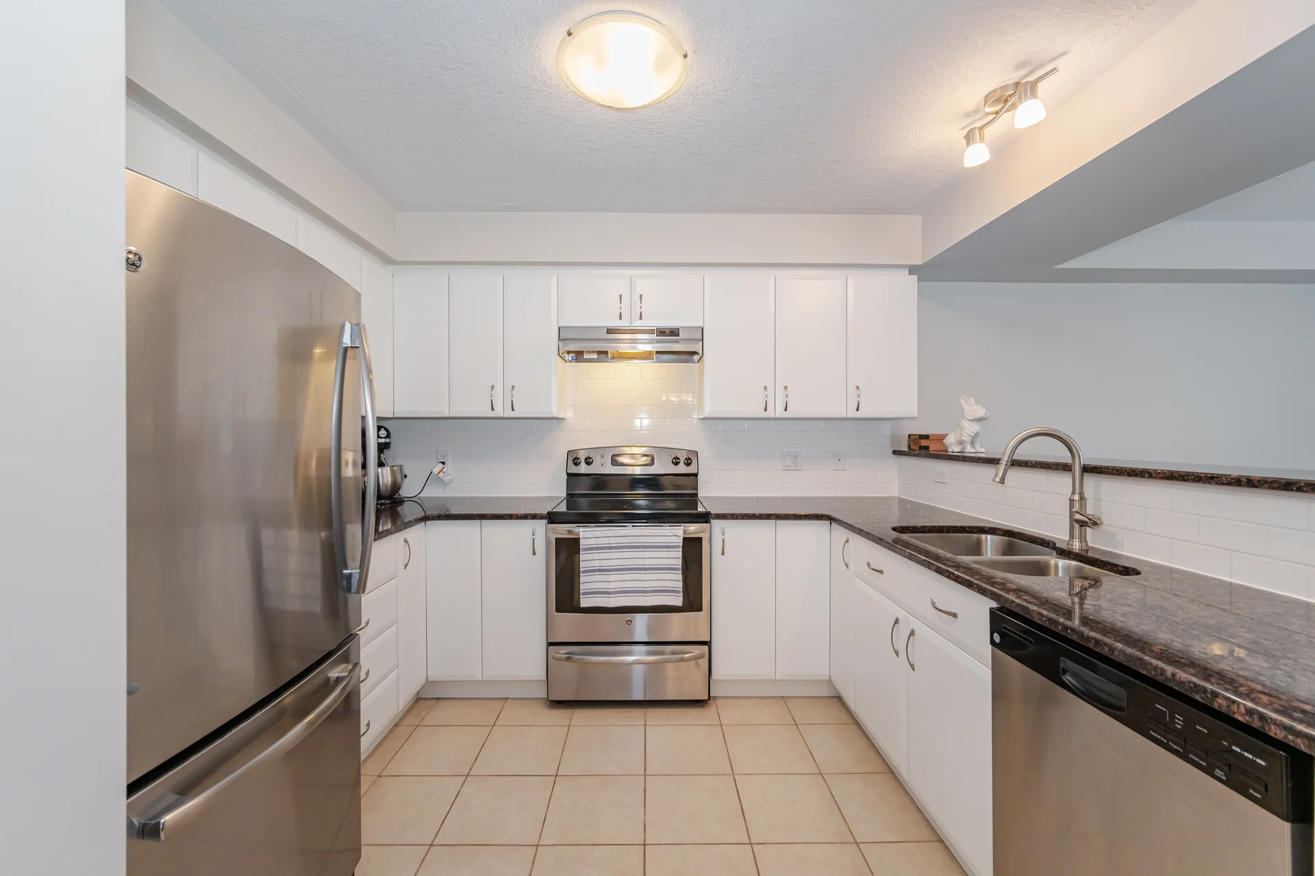 19 Summerfield Drive, Guelph - photo 9