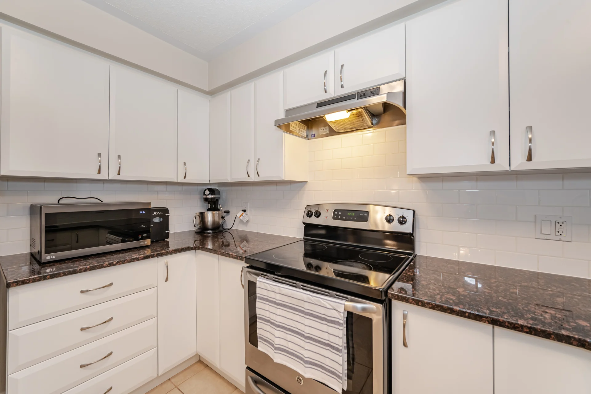 19 Summerfield Drive, Guelph - photo 10
