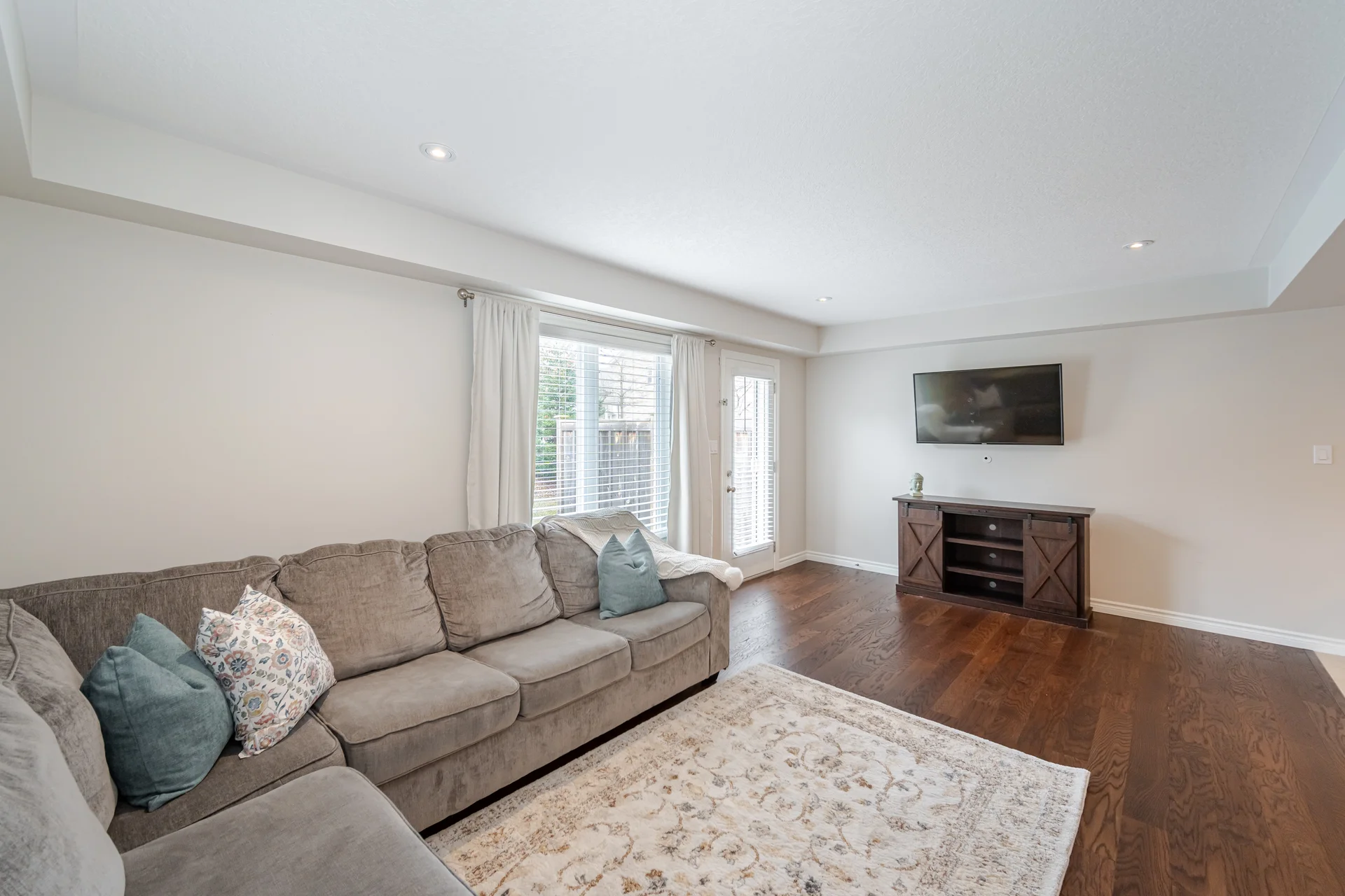 19 Summerfield Drive, Guelph - photo 16