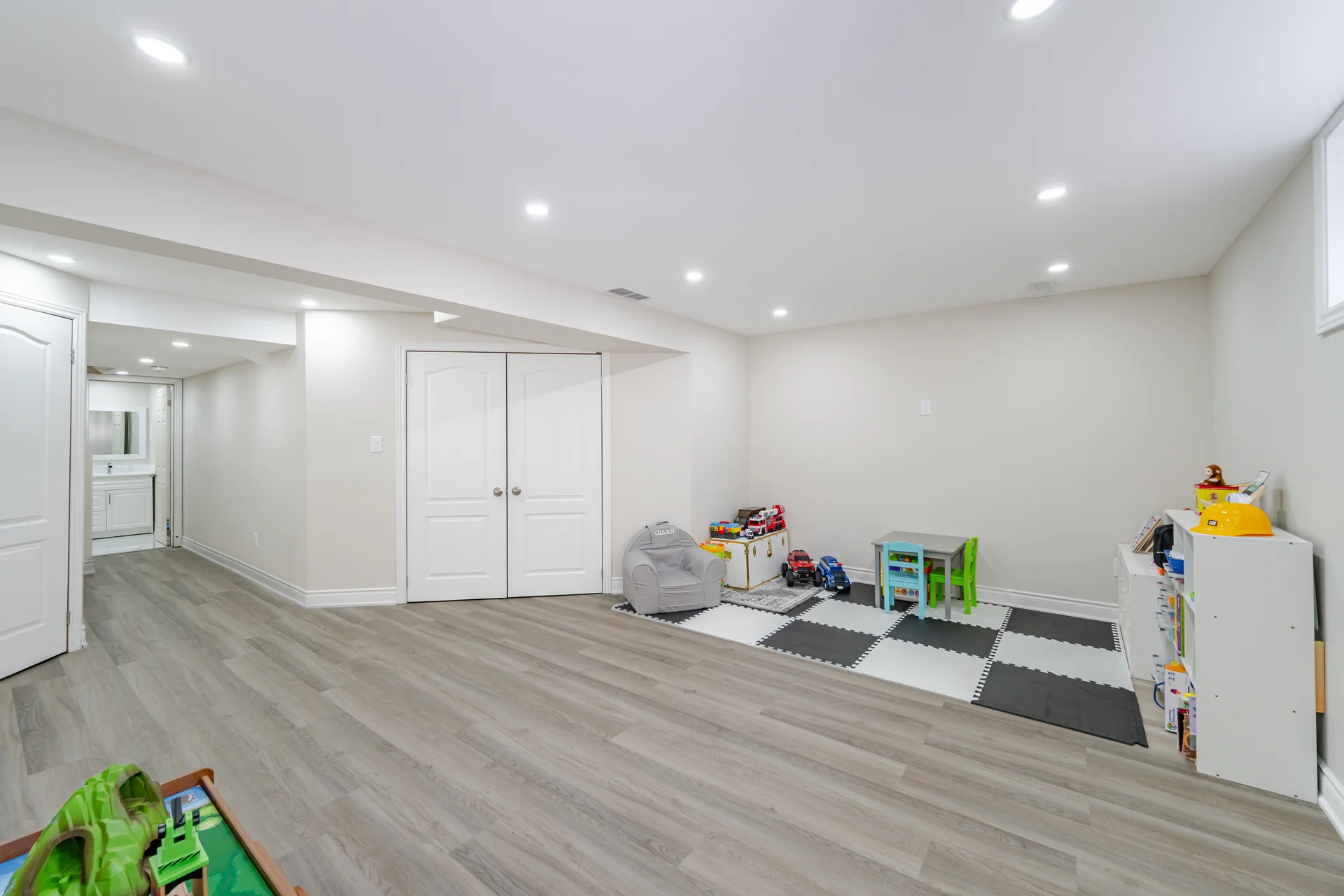 19 Summerfield Drive, Guelph - photo 35