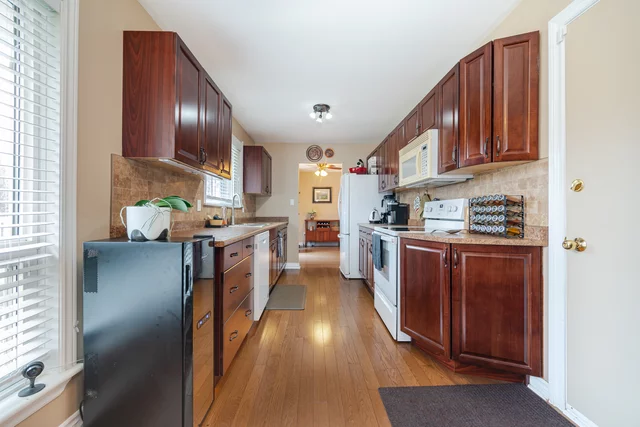 57 Hambly Avenue, King City - photo 17