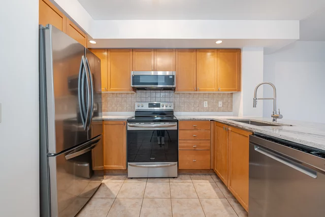 #819-5233 Dundas Street West, Etobicoke - photo 17