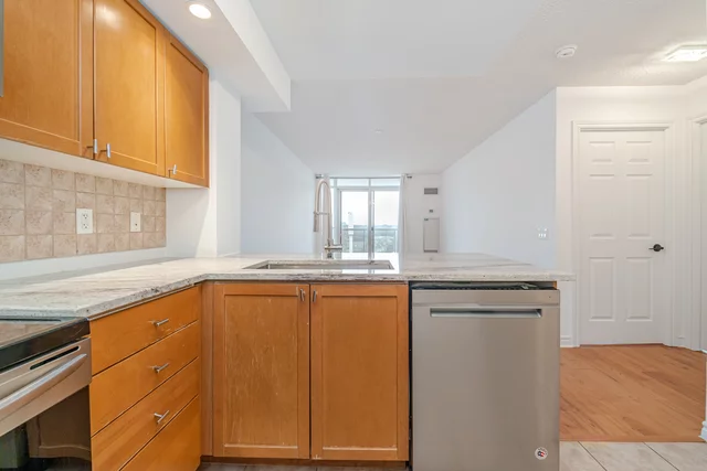 #819-5233 Dundas Street West, Etobicoke - photo 18