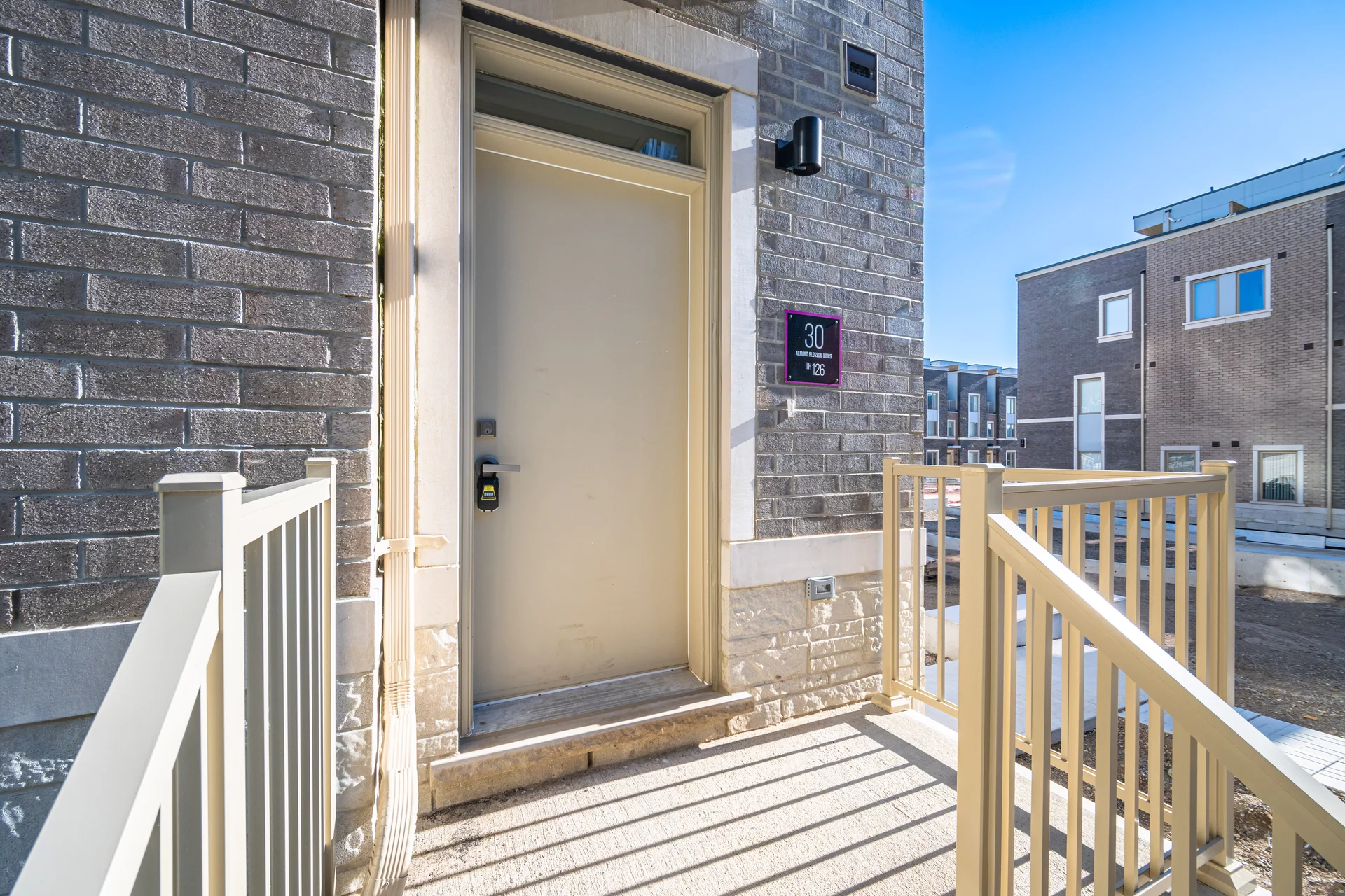 #126-30 Almond Blossom Mews, Vaughan - photo 3