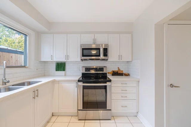 1300 Nottingham Avenue, Burlington - photo 15