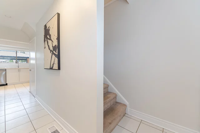 1300 Nottingham Avenue, Burlington - photo 17