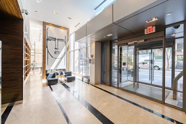 #1306-38 Grenville Street, Toronto - photo 3