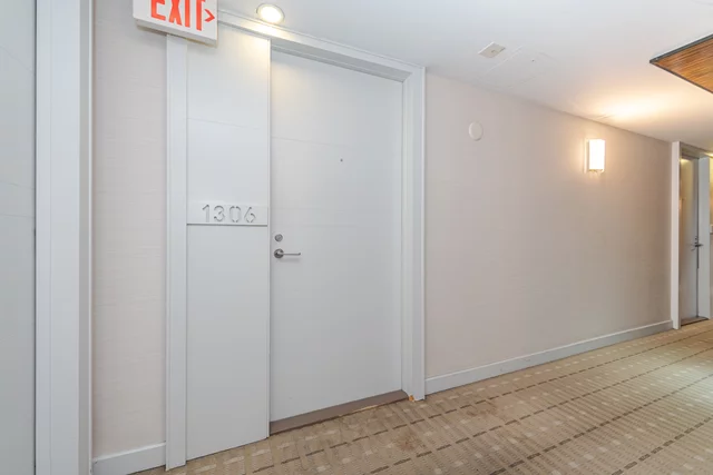 #1306-38 Grenville Street, Toronto - photo 4