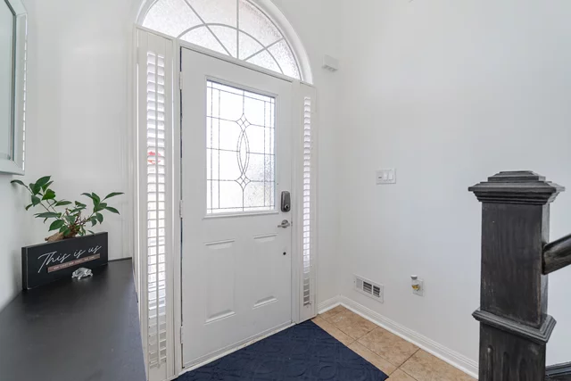 93 Decker Hollow Circle, Brampton - photo 5