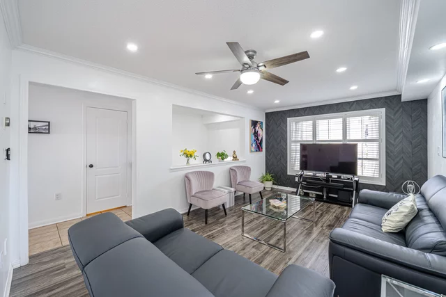 93 Decker Hollow Circle, Brampton - photo 7