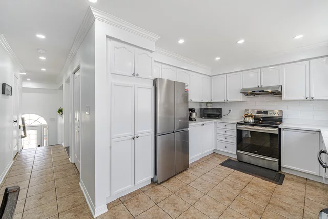 93 Decker Hollow Circle, Brampton - photo 10