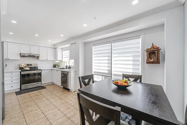 93 Decker Hollow Circle, Brampton - photo 14