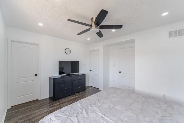 93 Decker Hollow Circle, Brampton - photo 23