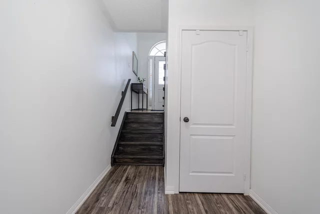 93 Decker Hollow Circle, Brampton - photo 30