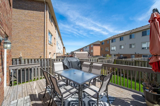 93 Decker Hollow Circle, Brampton - photo 33