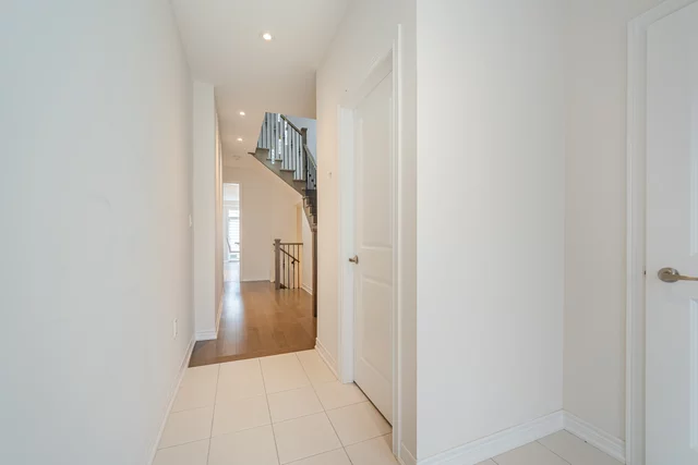 21 Priory Drive, Whitby - photo 8