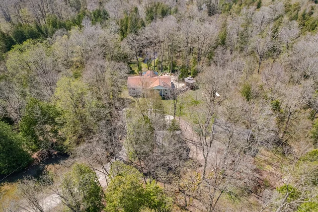 1311 Conservation Road, Campbellville - photo 2