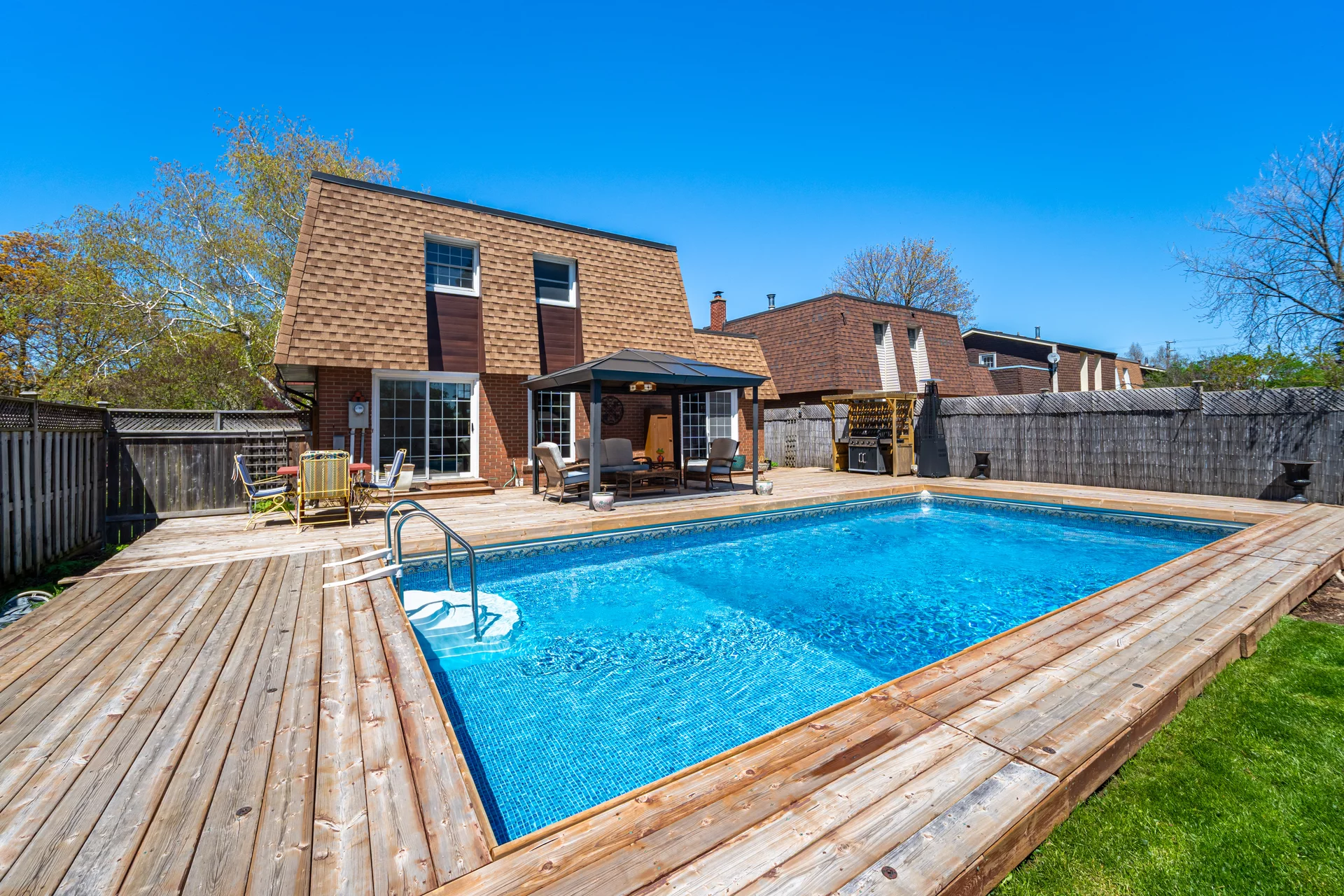 2976487