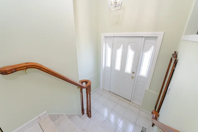 9 Riverton Drive, North York - photo 7