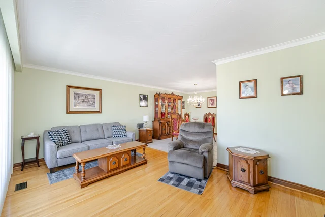 9 Riverton Drive, North York - photo 12
