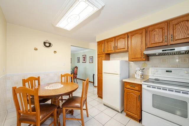 9 Riverton Drive, North York - photo 17