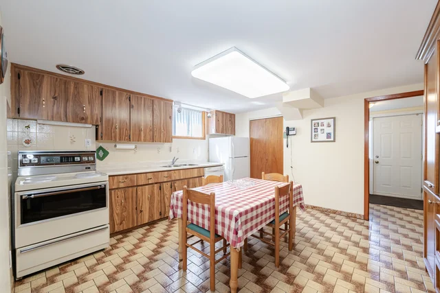 9 Riverton Drive, North York - photo 31