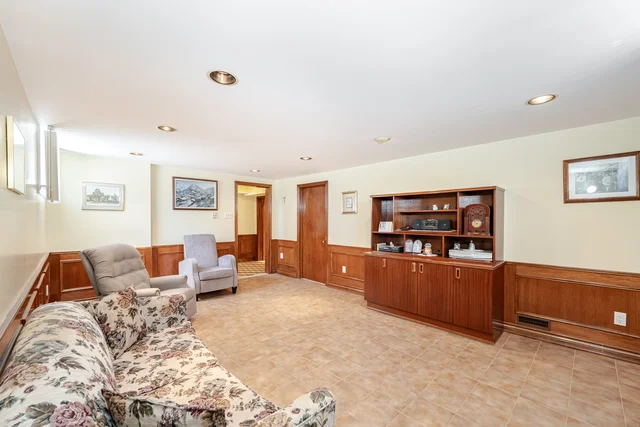 9 Riverton Drive, North York - photo 35