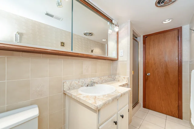 9 Riverton Drive, North York - photo 38