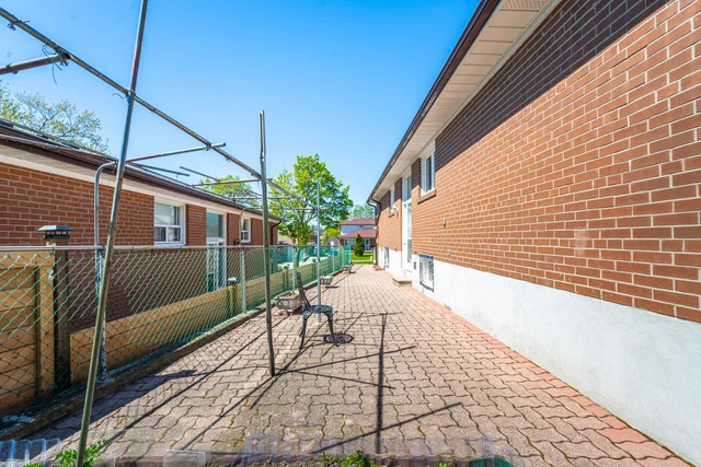 9 Riverton Drive, North York - photo 42