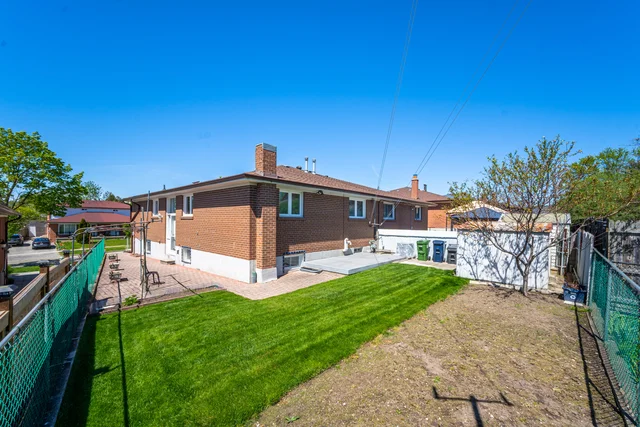 9 Riverton Drive, North York - photo 44